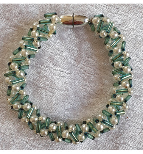 Gefädeltes Armband mint/weiss