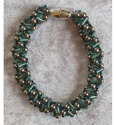 Gefädeltes Armband mint/grau