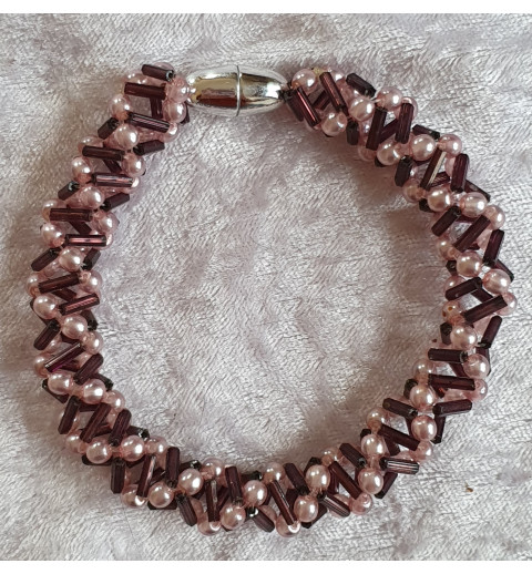 Gefädeltes Armband rosa/violette