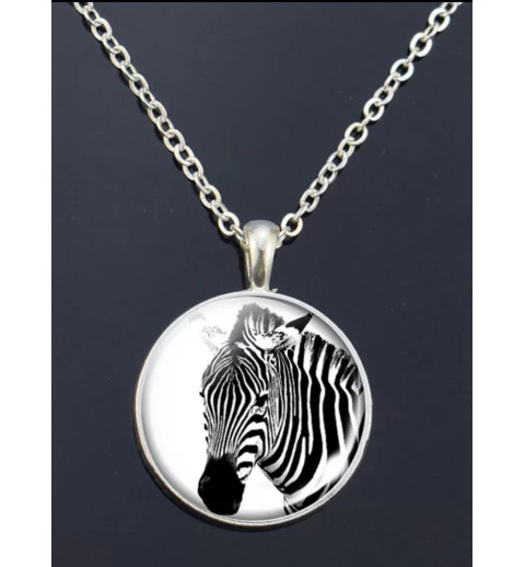 Kette mit Cabochon Anhänger Zebra