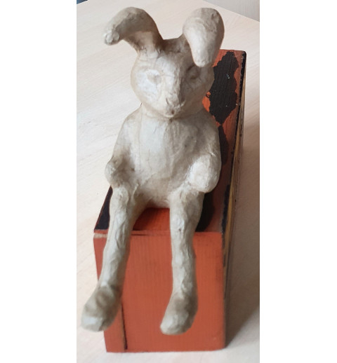 Pappmache Hase Kantenhocker
